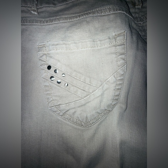 Nine West Khaki Bermuda Shorts women’s size 8 - Picture 6 of 6